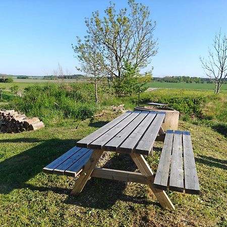 Vila Hustugu Gard Orsundsbro Exteriér fotografie