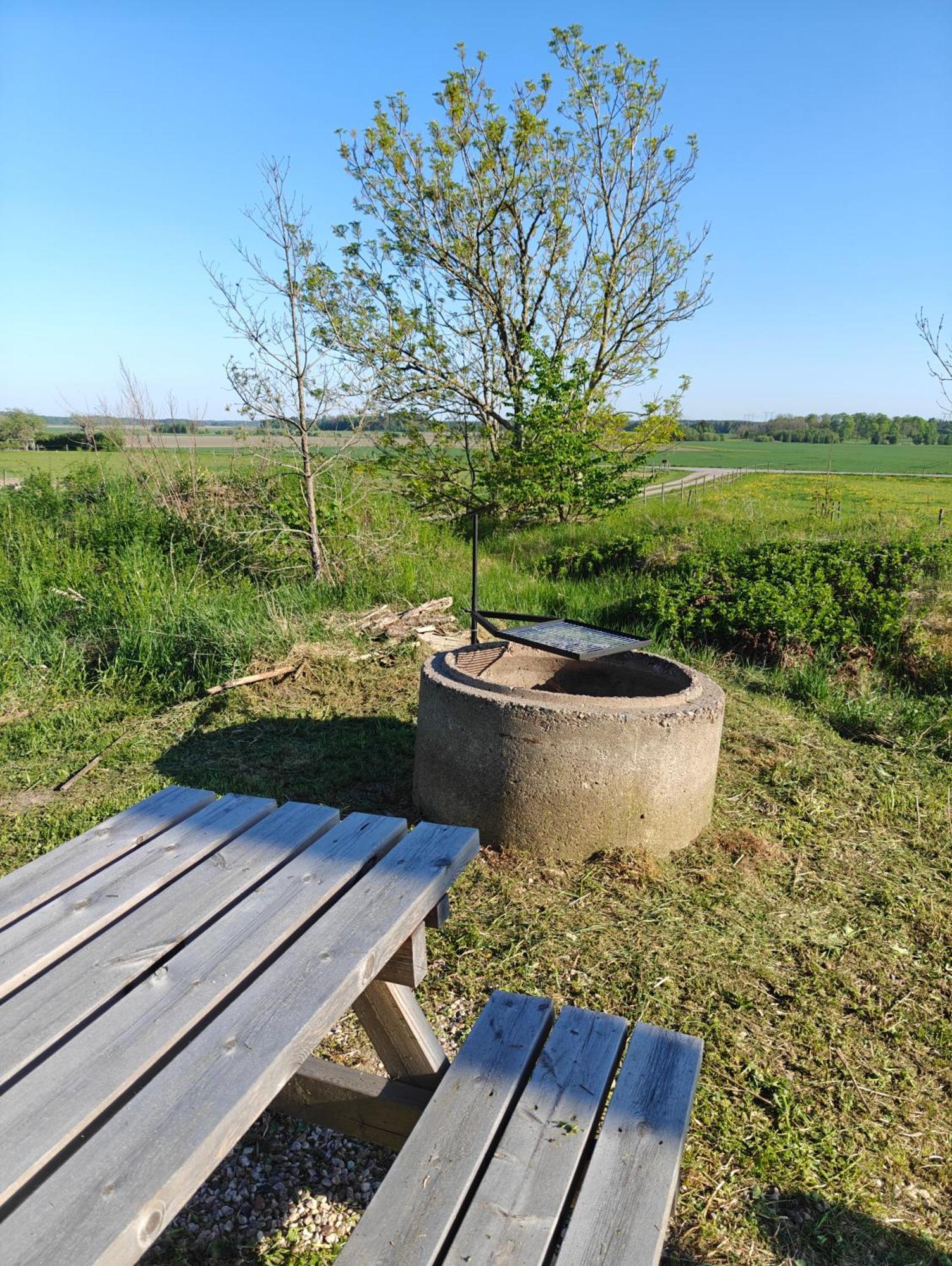 Vila Hustugu Gard Orsundsbro Exteriér fotografie