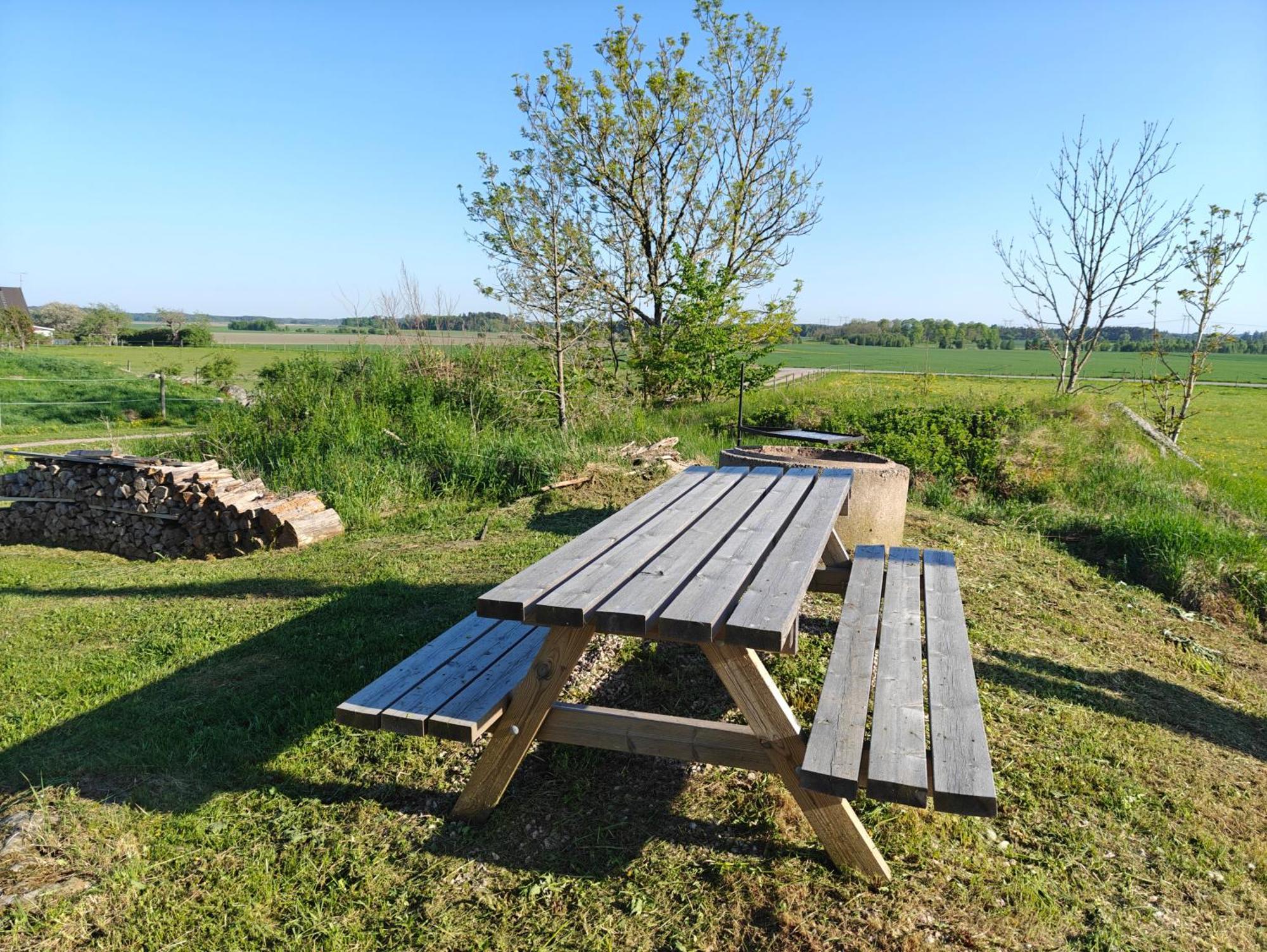 Vila Hustugu Gard Orsundsbro Exteriér fotografie